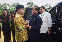 Plt Gubernur Kalsel, H Muhidin sambut Menteri Lingkungan Hidup yang juga Kepala Badan Pengelolaan Lingkungan Hidup (BPLH), Hanif Faisol Nurofiq, Kamis (28/11/2024 (SuarIndonesia/Repro)