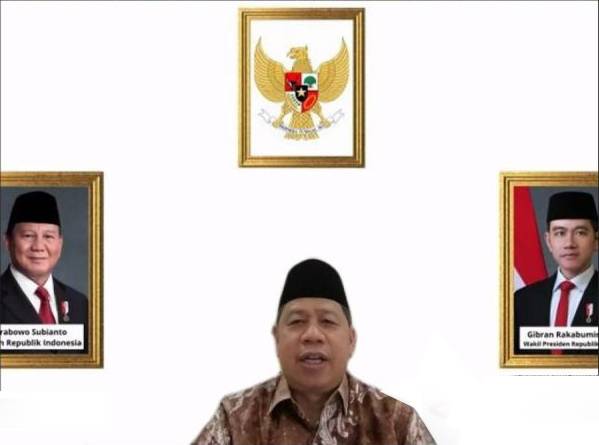 Kepala Kanwil Kemenag Kalsel H Muhammad Tambrin saat melepas kontingen Kemah Pramuka Madrasah Nasional 2024 secara daring, Kamis (14/11/2024). (ANTARA/HO-Kemenag Kalsel)