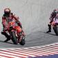 Francesco Bagnaia mengalahkan Jorge Martin di practice MotoGP Malaysia 2024 di Sirkuit Sepang, Jumat (1/11/2024). (REUTERS/Leonhard Foeger)