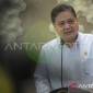 Menteri Koordinator (Menko) Bidang Perekonomian Airlangga Hartarto menyampaikan keterangan pers terkait pertumbuhan ekonomi Indonesia pada kuartal III-2024, di Kantor Kemeko Perekonomian, Jakarta, Selasa (5/11/2024). (ANTARA FOTO/Fauzan/nym)