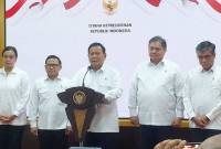 Presiden Prabowo Subianto saat mengumumkan kenaikan upah minimum nasional 2025 sebesar 6,5 persen di Kantor Presiden, Kompleks Istana Kepresidenan, Jakarta, Jumat (29/11/2024). (ANTARA/Andi Firdaus)