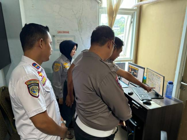 Studi tiru penerapan Ruang Trafic Management Center ke Dishub Balikpapan, Kalimantan Timur.