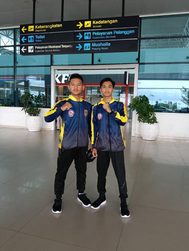 Atlet pencak silat Balangan Adit dan Arel.
