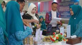 Penilaian Lomba Masak Serba Ikan tingkat Kabupaten Balangan oleh dewan juri.
