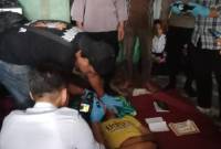 RS (28), mengakhiri hidup dengan cara menggantung diri di dalam rumahnya, Selasa (3/12/2024). (SuarIndonesia/DO)