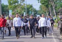 Bupati Balangan, Abdul Hadi (tengah) bersama jajaran Forkopimda Balangan ikuti jalan sehat pada Festival Balangan 2024.
