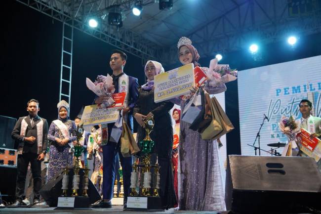 Muhammad Ahadi dan Laila Munajat dinobatkan sebagai Putra dan Putri Pariwisata Kabupaten Balangan 2024.
