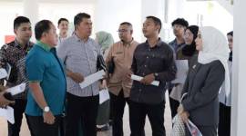 Komisi III DPRD Kalsel monitoring perkembangan proyek pembangunan Tugu Pal Nol yang dibangun Pemerintah Provinsi Kalsel, Rabu (4/12/2024) (SuarIndonesia/Ist)