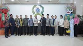 Studi komparasi ke DPRD Provinsi DKI Jakarta pada Senin, (9/12/24) dipimpin Wakil Ketua DPRD Provinsi Kalsel, H. Kartoyo, SM. (SuarIndonesia/Ist)