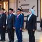 Jajaran Direksi dan Dewan Pengawas Perumda Pasar Baiman dilantik di Aula Kayuh Baimbai, pada Rabu (11/12/2024). (SuarIndonesia/Ist)