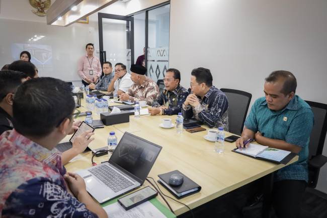 KOMISI II Dukung Tumbuh Kembang Bank Kalsel Cabang Jakarta