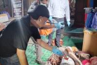 Asep Safrudin (40) ditemukan tergeletak tak bernyawa di pinggir Jalan Kelayan A, depan Gang Roti Banjarmasin Selatan, Kamis (19/12/2024). SuarIndonesia/DO)