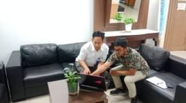 Kabid Pencegahan dan Kesiapsiagaan BPBD Provinsi Kalsel, Bambang Dedi Mulyadi (kiri)