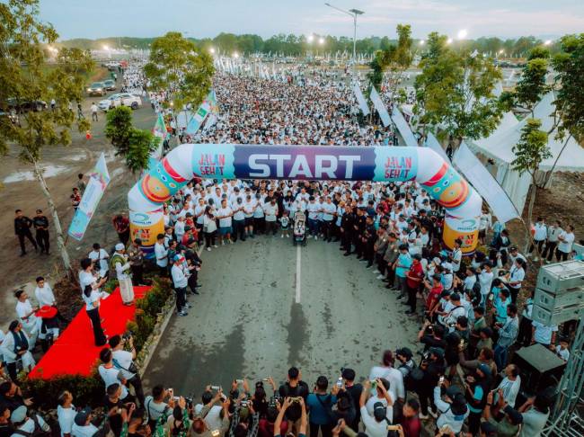 Jalan Sehat Batulicin Festival (Batfest) 2024 diikuti  50 ribu peserta, Minggu (29/12/2024) dengan start dan finish di lapangan Batfest. (SuarIndonesia/Ist)