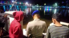 Penumuan korban tenggelam di Sungai Martapura dekat jembatan Pasar Lama Banjarmasin Tengah, Minggu (29/12/2024) dinihari, sekitar pukul 04.00 WITA (SuarIndonesia/DO)