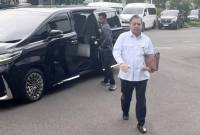 Menteri Koordinator Bidang Perekonomian tiba di Istana Kepresidenan, Jakarta, Jumat (13/12/2024). (ANTARA/Fathur Rochman)