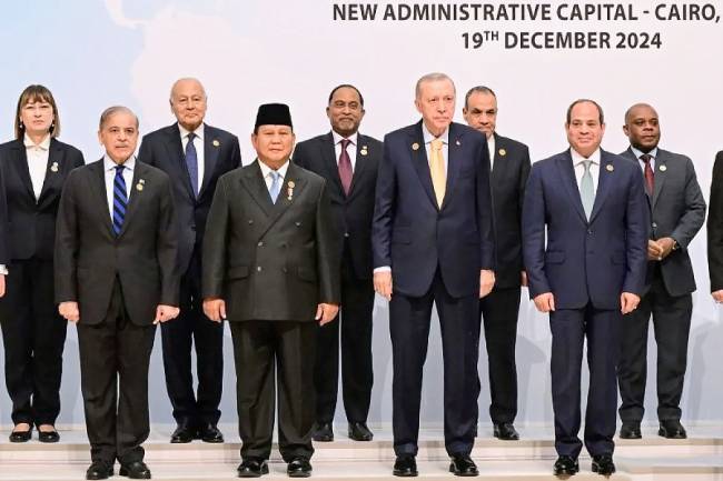 Presiden RI Prabowo Subianto menghadiri Konferensi Tingkat Tinggi (KTT) Ke-11 Developing Eight (D-8) atau forum ekonomi delapan negara berkembang di Ibu Kota baru Mesir atau New Adminstrative Capital, Kairo, Mesir, Kamis (19/12/2024). (ANTARA/HO-Biro Pers Sekretariat Presiden)
