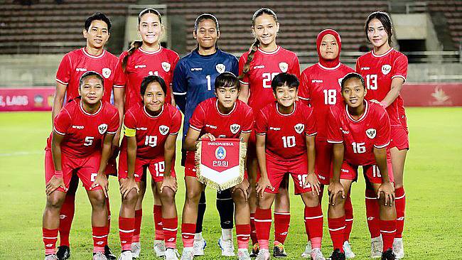 
Timnas Indonesia lolos ke final Piala AFF Wanita 2024 setelah menghajar tim Singapura 3-0. (LAOFF/Johnnie NAITRO)