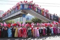 oto: Ratusan warga Korea Utara (Pyeongyang Press Corps/Pool via REUTERS)