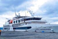 Kapal pesiar MV Coral Geographer 