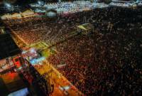 Puluhan ribu pengujung  Batulicin Festival (Batfest) 2024, Rabu (1/1/2025) dinihari.. (SuarIndonesia/Ist)