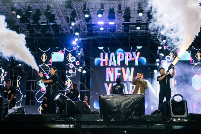 Perhelatan Batulicin Festival (Batfest) 2024 di Pantai Jhonlin, yang baru saja ini sukses digelar sejak 27 Desember 2024 hingga 1 Januari 2025 (SuarIndonesia/Ist)