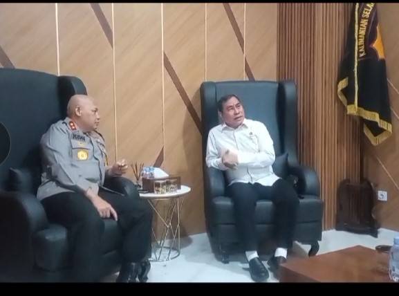 Kapolda Kalsel, , Irjen Pol Rosyanto Yudha Hermawan dan Ketua PWI,  Zainal Helmi