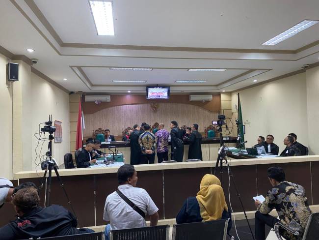 Sidang memasuki pembuktian dengan menghadirkan para saksi tersebut berlangsung, Kamis (16/1/2025) di Pengadilan Tindak Pidana Korupsi Banjarmasin. (SuarIndonesia/Ist)