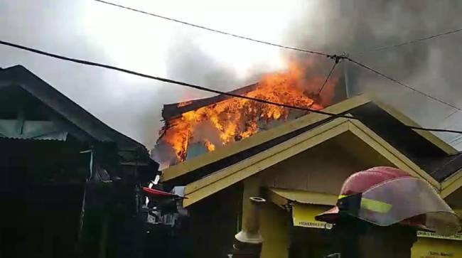 Kembali terjadi ,Jum’at pagi (17/1/2025), sekitar pukul 07.30 WITA di Belitung Darat Gang Karya 4 RT 15 Banjarmasin Barat. (SuarIndonesia/DO)