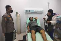 Korban yang terluka ketika dapat peratwan medis. (SuarIndonesia/Ist)