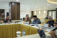 Wakil Ketua DPRD Kalsel, H. Kartoyo, mendampingi rombongan Komisi III disambut langsung Komite BPH Migas, Saleh Abdurahman dan Eman Salman, Kordinator Pengaturan BPH Migas Anwar Ropiq, Jumat (17/1/2025) 