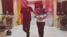 Terduga pelaku ini diserah ke Sat Reskrim Unit PPA Polresta Banjarmasin, guna penangan lebih lanjut. (SuarIndonesia/DO)