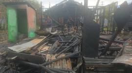 Rumah yang terbakar di Jalan Antasan Bondan RT 02 RW 01 Banjarmasin Selatan, Jumat (31/1/2025). (SuarIndonesia/FO)