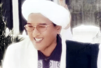 Ulama kharismatik yang nama lengkapnya KH Muhammad Zaini bin Abdul Ghani Al Banjari atau Abah Guru Sekumpul-