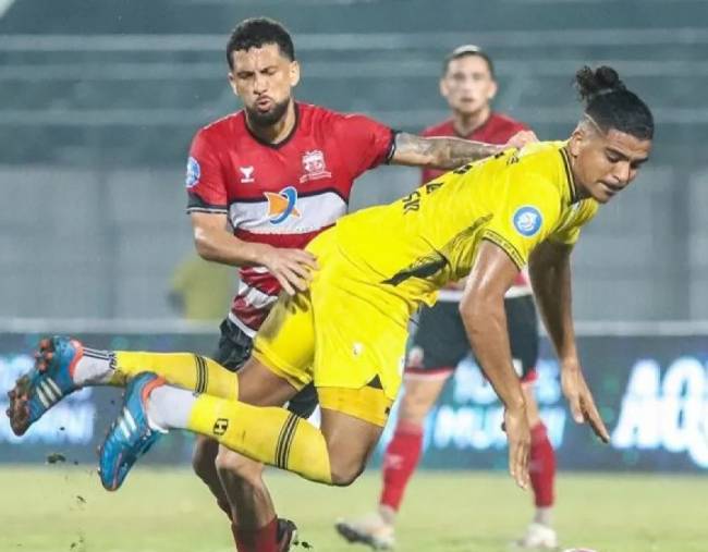 Barito Putera taklukan Madura United 4-2, dalam laga pekan ke-19 Liga 1 2024-2025, di Stadion Gelora Bangkalan, Madura,  Sabtu (18/1/2025) malam WIB. (SuarIndonesia/Antara)