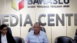 Anggota Bawaslu RI Totok Hariyono dalam diskusi publik di Media Center Bawaslu RI, Jakarta, Selasa (14/1/2015). (ANTARA/Narda MS)

