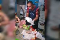 Kabid Brantas BNNP Kalteng Kombes Pol Ruslan Abdul Rasyid mengamankan narkoba jenis sabu 1 kilogram lebih dan ratusan butir obat zenith di Jalan G Obos 12 Palangka Raya, Sabtu (11/1/2025) malam. (ANTARA/HO-BNNP Kalteng)