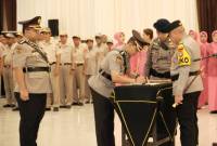 Tiga pejabat baru dan dua kalpolres resmi dilantik, Jumat (10/1/2025). (SuarIndonesia/Ist)