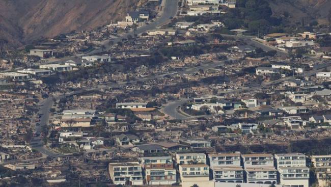Potret Udara Kehancuran Los Angeles Akibat Kebakaran Hutan. (REUTERS/David Ryder)