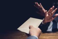 Foto Ilustrasi. Puluhan pejabat pengadilan melaporkan penerimaan barang yang diduga gratifikasi ke KPK. (iStock/Atstock Productions)