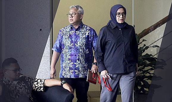
KPK selesai memeriksa Ketua KPU RI periode 2017-2022, Arief Budiman, terkait kasus Sekjen PDIP Hasto Kristiyanto, tersangka dugaan suap dan perintangan penyidikan Harun Masiku, Rabu (15/1/2025). (detikcom)