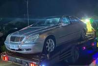 Mobil asal Malaysia yang diamankan petugas Bea Cukai Sintete dan Komunitas Intelijen Sambas. (ANTARA/HO-Bea Cukai Kalbagbar)