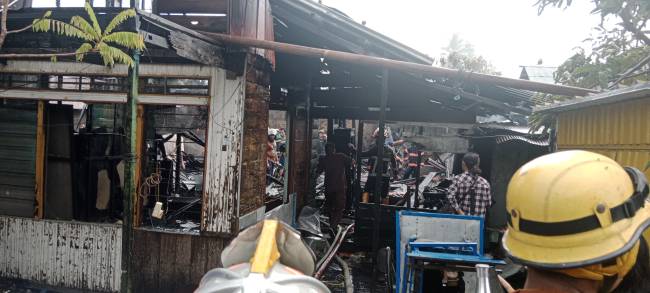 KEBAKARAN Di Pekauman, Sempat Terdengan Suara Ledakan