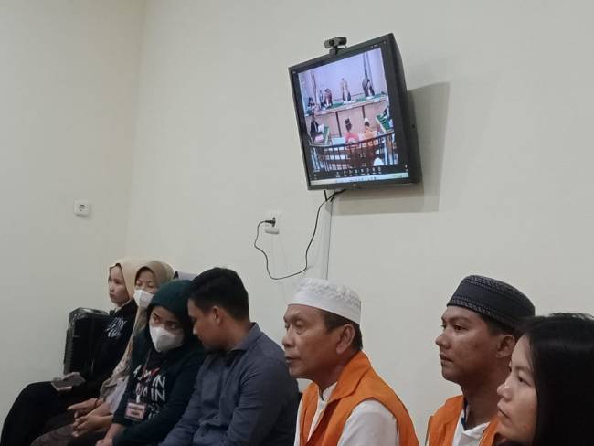 PENGEPUL BBM Pertalite Bersubsidi Kedua Terdakwa Dituntut 14 Bulan Penjara