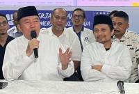 Gubernur Kalsel H Muhidin (kiri) bersama Wakilnyam Hasnuryadi berkomitmen dengan visinya untuk menjadikan Kalsel sebagai gerbang logistik Kalimantan (SuarIndonesia/Ist)