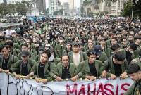 Massa aksi Indonesia Gelap mengancam akan menggelar demo lanjutan jika pemerintah tidak menindaklanjuti 13 tuntutan yang disampaikan. (Foto: CNNIndonesia/Adi M Ibrahim)