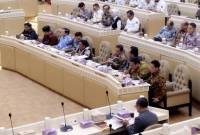 Komisi II DPR RI menggelar rapat dengan penyelenggara pemilu di Kompleks Parlemen, Jakarta, Kamis (27/2/2025). (Foto: ANTARA/Bagus AR)