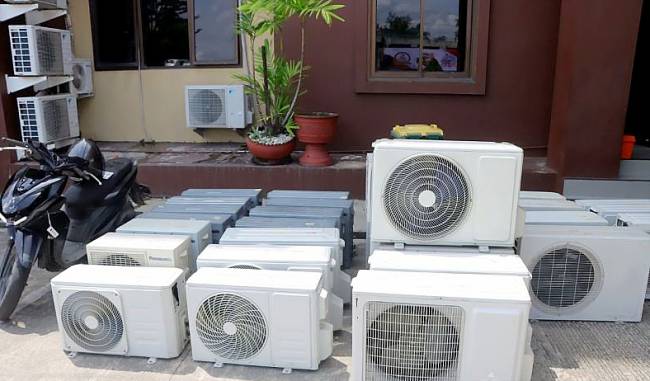 Barang bukti AC merupakan hasil curian yang diamankan Polresta Samarinda, Rabu (5/2/2025). (ANTARA/HO-Polresta Samarinda)
