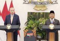 Presiden RI Prabowo Subianto dan Presiden Turki Recep Tayyip Erdogan menyaksikan pengesahan 12 poin kerja sama di Istana Kepresidenan Bogor, Jawa Barat, Rabu (12/2/2025). (ANTARA/Livia K)