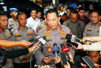 Kapolri Jenderal Pol. Listyo Sigit Prabowo (tengah) berbicara dengan awak media di Akademi Militer (Akmil) Magelang, Jawa Tengah, Selasa (26/2/2025). (Foto: ANTARA/HO-Divisi Humas Polri)